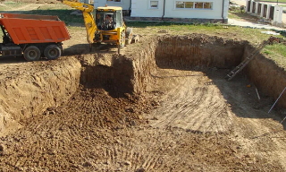 Рытье котлованов под фундамент в Белой Калитве – цена от 2548 руб. за м3 | 2Землекопа-Бкл